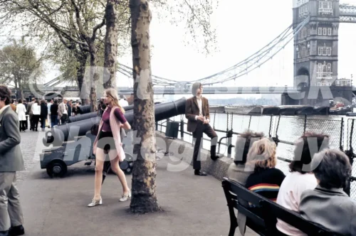 cannons outside tower of london 1971 52741157769 o