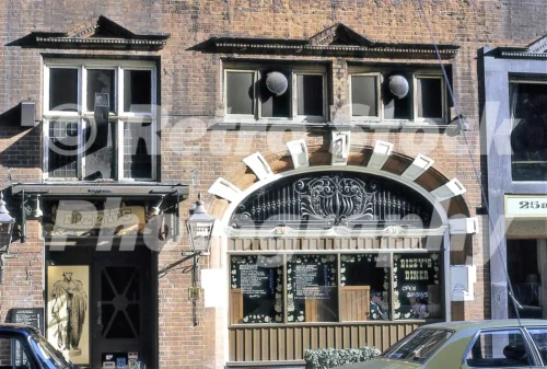 dizzys diner basil street london sw3 seen in 1972 52741343998 o