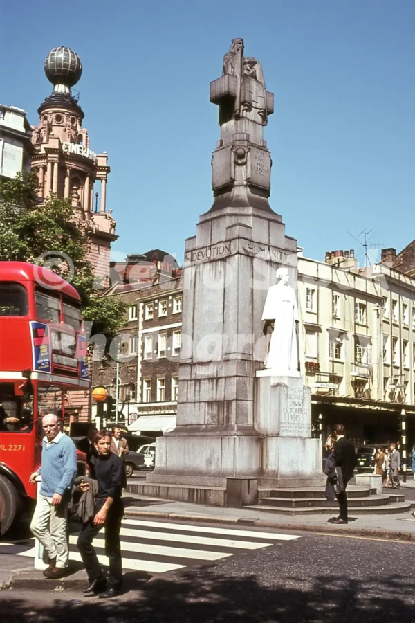 edith cavell memorial st martins place london c1968 52210202568 o