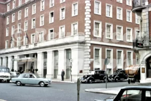 europa hotel grosvenor square london 1965 52784659710 o
