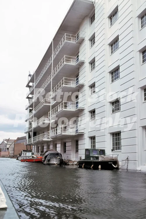 gilbey house regents canal camden town london 1976 52087993850 o
