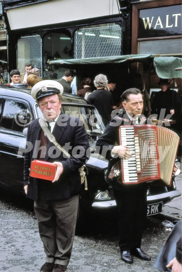 happy wanderers portobello road notting hill london 1965 52784221121 o