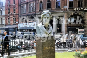 hogarth bust leicester square london 1961 52784718215 o