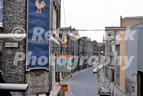 horseshoe alley bankside london 1976 52740852161 o