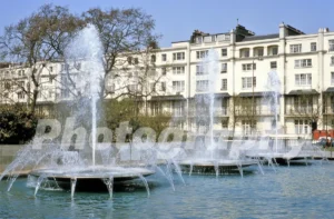 hyde park fountains marble arch london 1966 52784679123 o