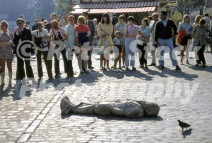 johnny eagle escapologist tower of london 1970 52740935321 o