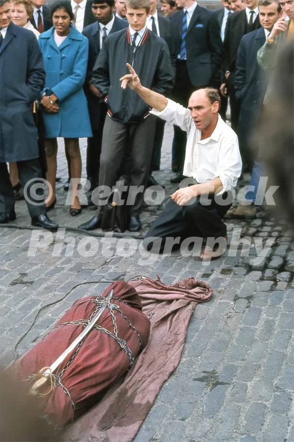 johnny eagle escapologiststreet performer tower of london 1969 52784260846 o