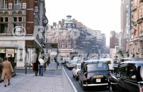 knightsbridge london 1975 52740418752 o