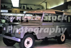 land rover at berkeley square garages london 1973 52740869197 o
