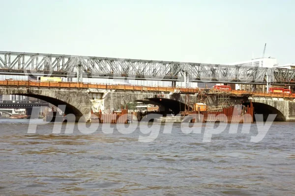 london bridge river thames 1969 52784676683 o
