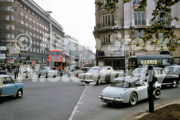 marble arch london 1964 52784664330 o