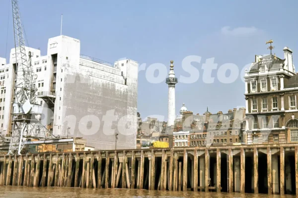 monument river thames london 1968 52784616065 o