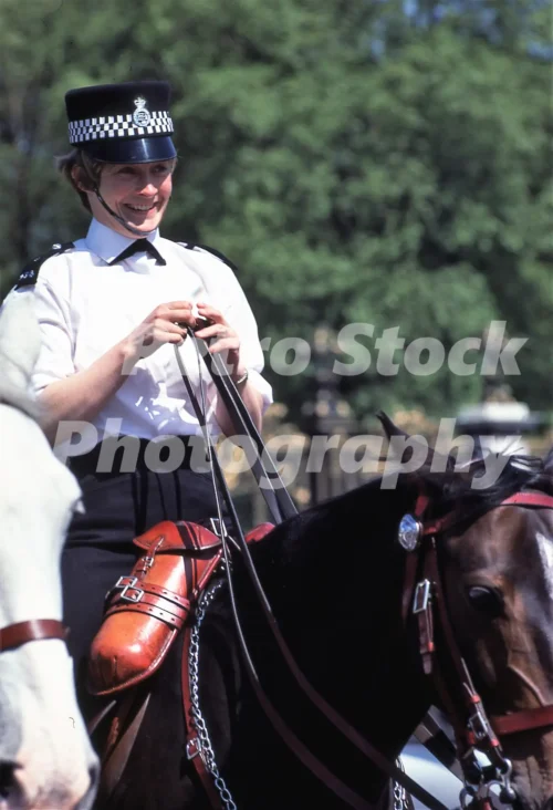 mounted police outside canada gate buckingham palace london 1977 52037391050 o