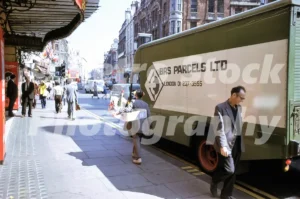 outside the apollo theatre shaftesbury avenue london 1973 52087496206 o