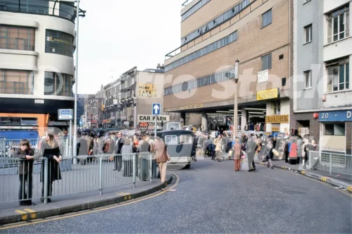 petticoat lane market london 1973 52740857391 o