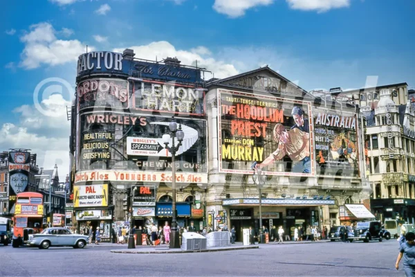 piccadilly circus london 1961 52085168555 o 53424558967 o