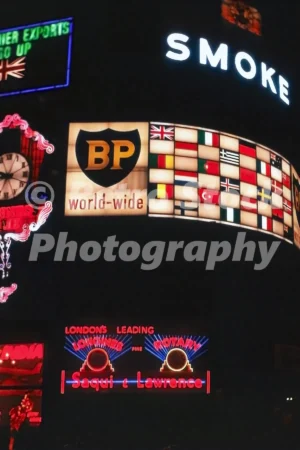 piccadilly circus london 1961 52784304096 o