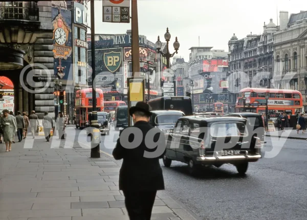 piccadilly circus london 1961 52784305841 o