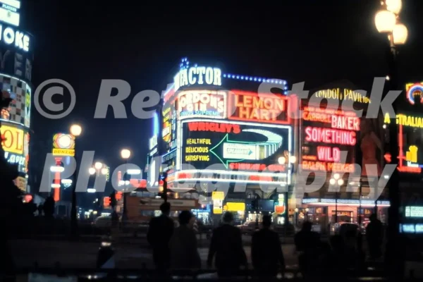 piccadilly circus london 1962 43627537115 o