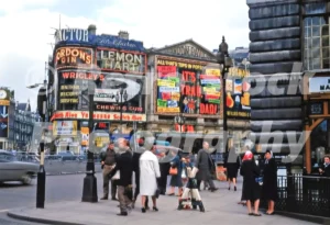 piccadilly circus london 1962 45148455285 o