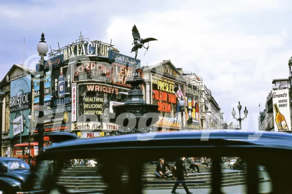 piccadilly circus london 1962 52784511209 o