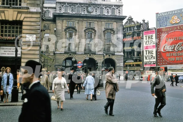 piccadilly circus london 1963 52784543554 o