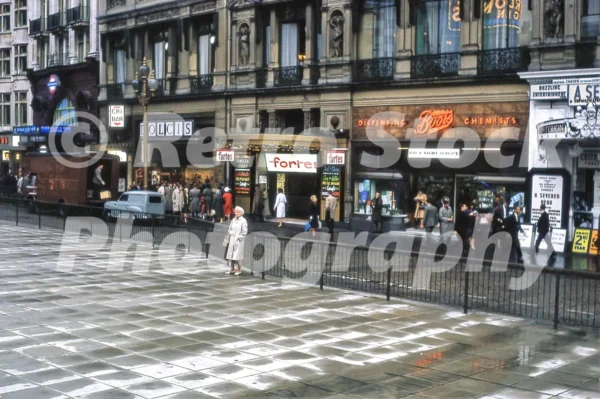 piccadilly circus london 1964 52784305061 o
