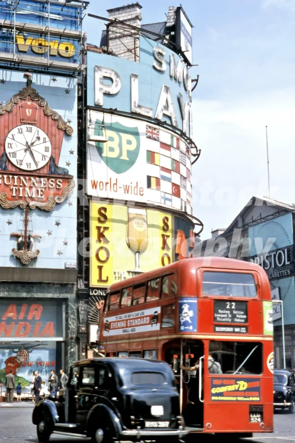 piccadilly circus london 1964 52784708740 o