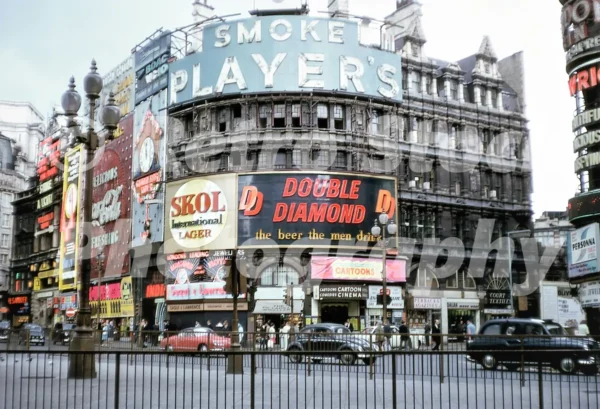 piccadilly circus london 1966 52784327656 o