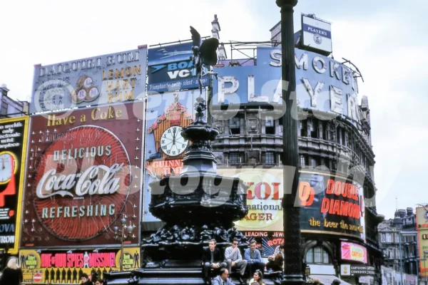 piccadilly circus london 1966 52784565829 o