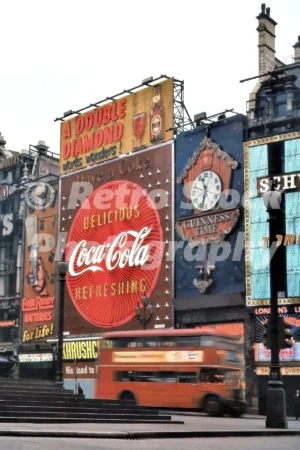 piccadilly circus london 1966 52784615435 o