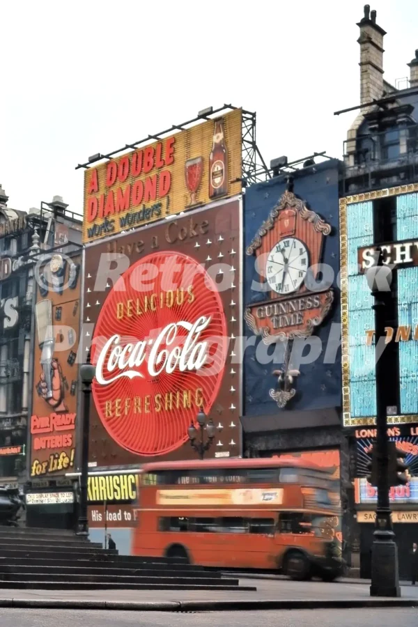 piccadilly circus london 1966 52784615435 o