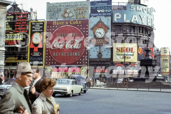 piccadilly circus london 1966 52784777518 o