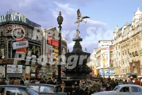 piccadilly circus london 1968 52784556639 o