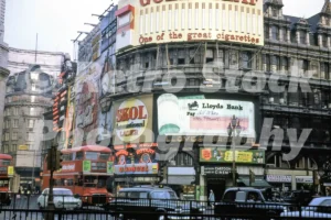 Piccadilly Circus, London 1968 - Vintage photo