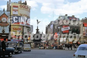 Piccadilly Circus, London 1968 - Vintage photo