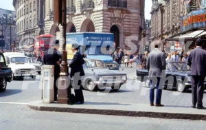 piccadilly circus london 1969 52784274311 o