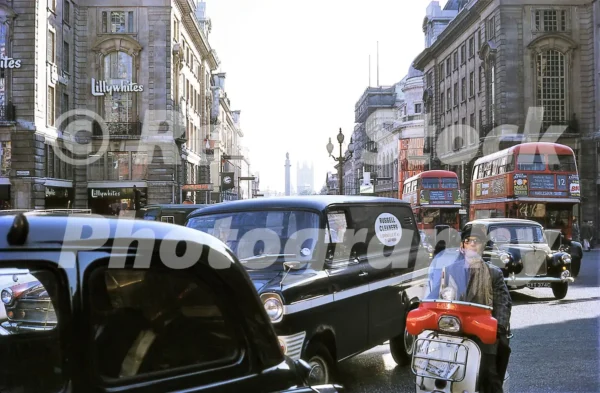 piccadilly circus london 1969 52784543629 o