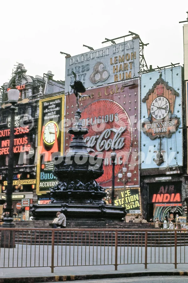 piccadilly circus london 1969 52784724488 o