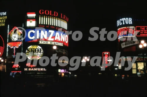 piccadilly circus london 1970 52209178542 o