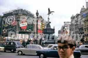 Piccadilly Circus, London 1970 - Vintage photo