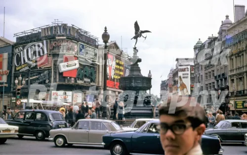 piccadilly circus london 1970 52740383687 o