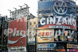 Piccadilly Circus, London 1971 - Vintage photo