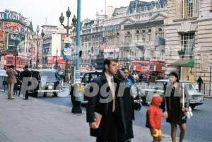 piccadilly circus london 1971 52741243650 o