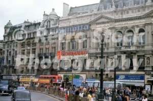 piccadilly circus london 1972 52179559377 o