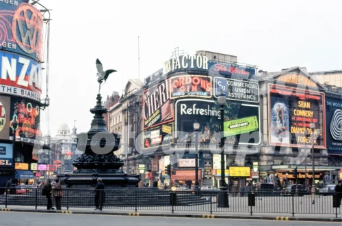 piccadilly circus london 1972 52741152734 o