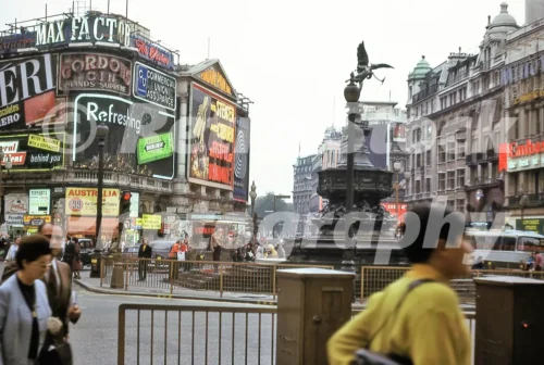 piccadilly circus london 1972 52741364968 o