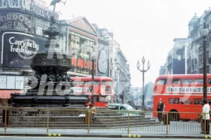piccadilly circus london 1973 52741112794 o