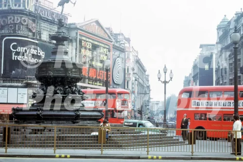 piccadilly circus london 1973 52741112794 o