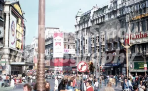 piccadilly circus london 1974 52740330712 o